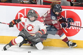 PWHL Charge Victoire Hockey