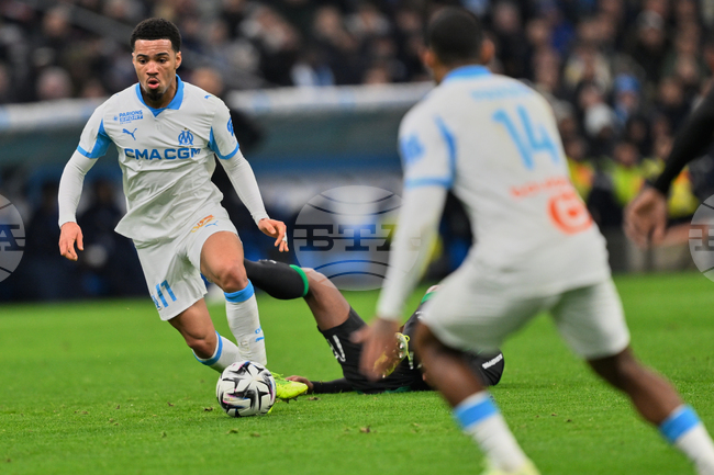 Итън Нуанери вкара гол за Олимпик (Марсилия) ден след пристигането си от Арсенал под наем, Пари Сен Жермен остава на върха в Лига 1