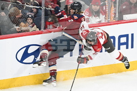 PWHL Charge Victoire Hockey