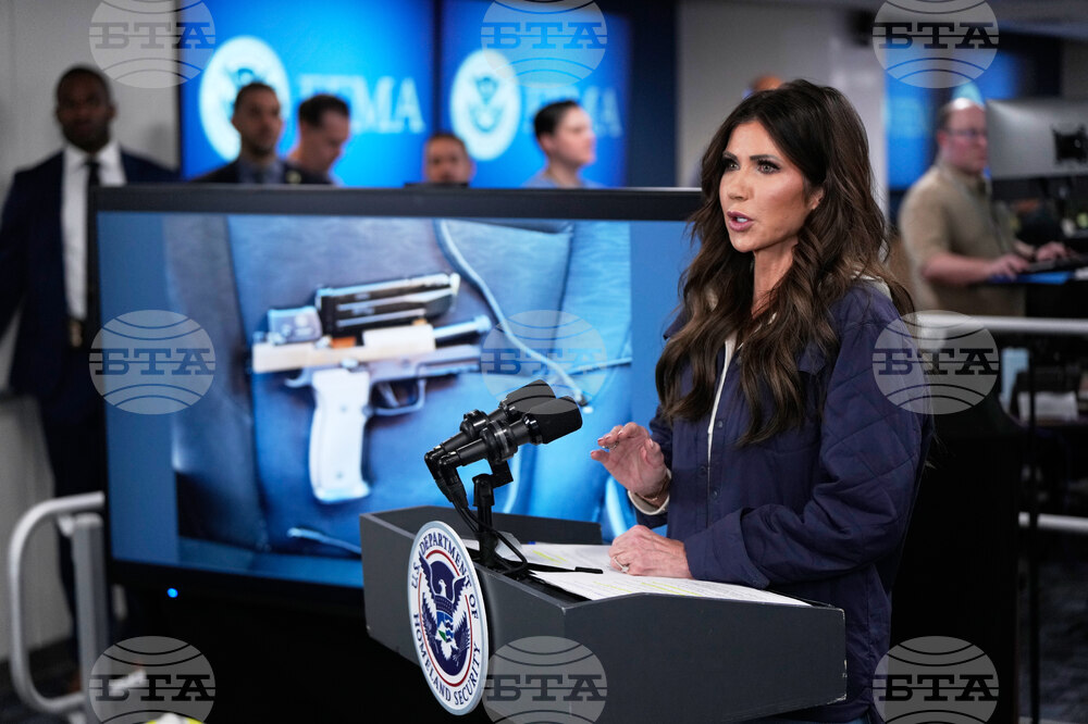 Homeland Secretary Kristi Noem