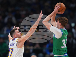 Lakers Mavericks Basketball