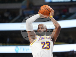 Lakers Mavericks Basketball