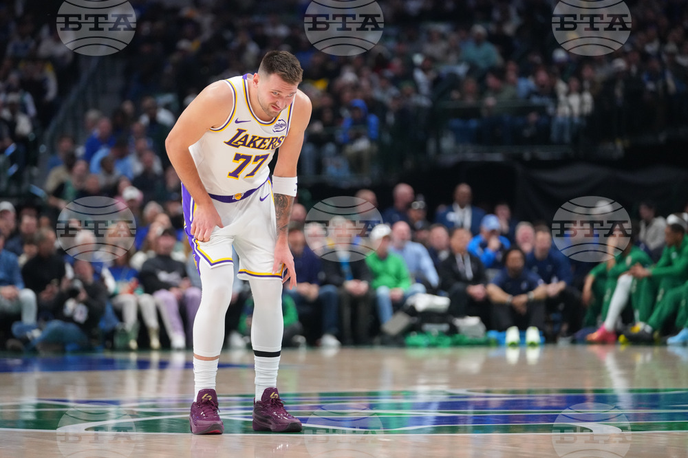 Lakers Mavericks Basketball