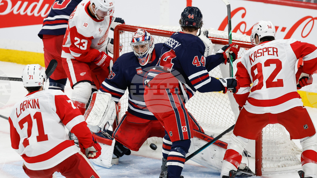 Детройт и Каролина с равни точки на върха в Източната конференция на НХЛ, Калъмбъс вкара 8 гола на Тампа Бей