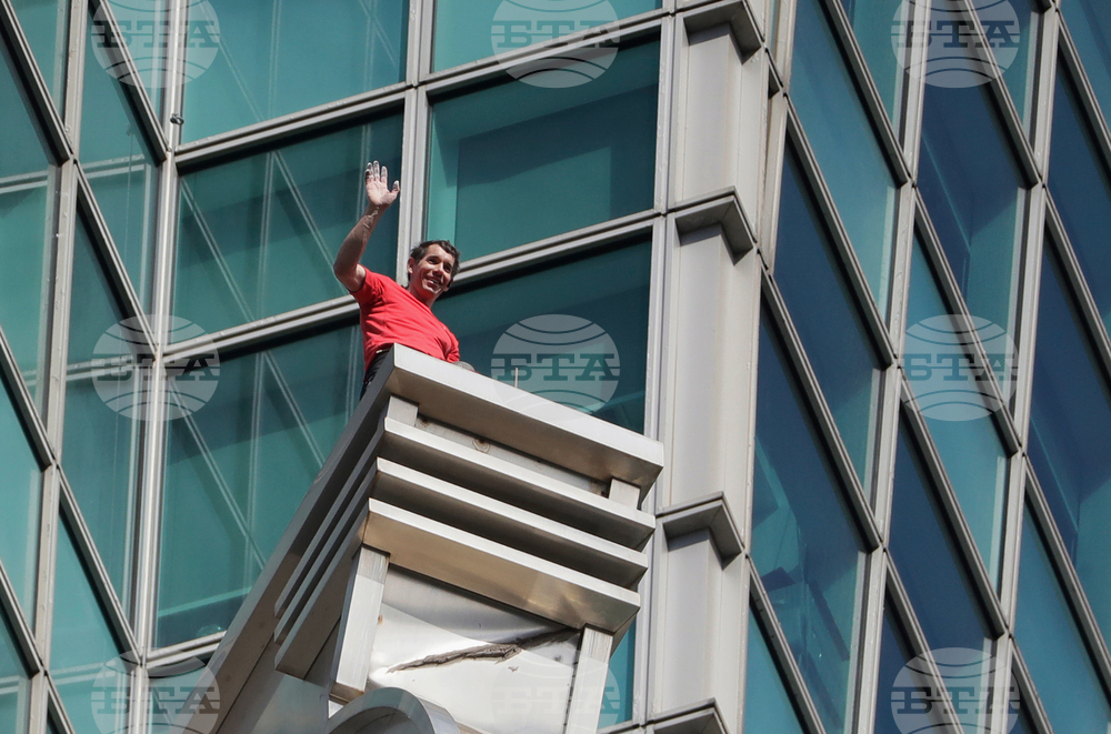 Taiwan Alex Honnold Taipei 101