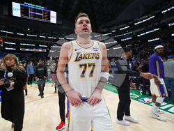 Lakers Mavericks Basketball