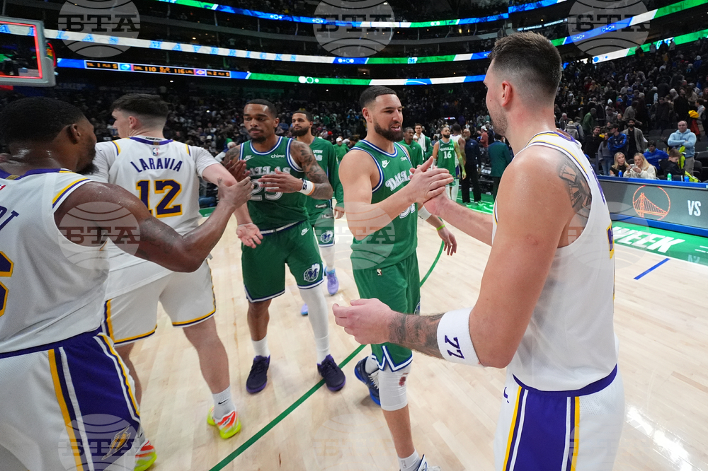 Lakers Mavericks Basketball