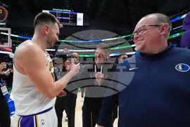 Lakers Mavericks Basketball