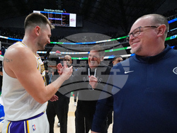 Lakers Mavericks Basketball