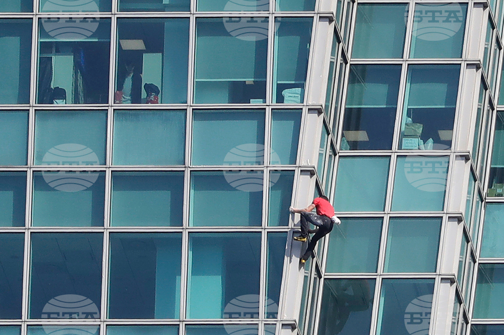 Taiwan Alex Honnold Taipei 101