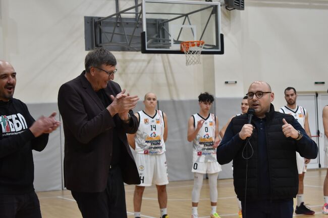 Кметът Добрин Добрев и Президентът на Българската федерация по баскетбол Георги Глушков откриха първия кръг на турнира на ББЛ в Разград