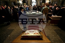 Празнична утреня в митрополитската катедрала „Св. великомъченица Неделя“ 