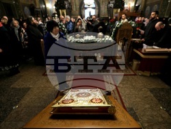 Празнична утреня в митрополитската катедрала „Св. великомъченица Неделя“ 