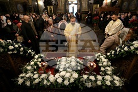 Празнична утреня в митрополитската катедрала „Св. великомъченица Неделя“ 
