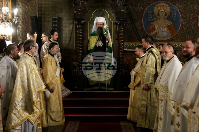 Празнична утреня в митрополитската катедрала „Св. великомъченица Неделя“ - патриарх Даниил и митрополит Хризостом