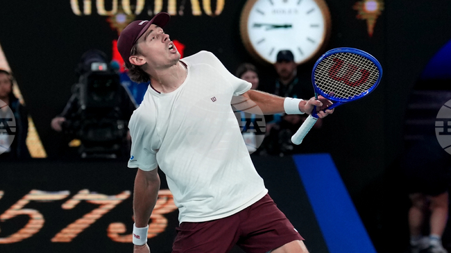 Александър Зверев и Алекс де Минор преодоляха четвъртия кръг на Откритото първенство на Австралия, Лърнър Тиен отново отстрани Даниил Медведев