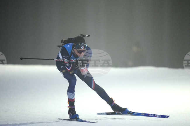 Френският биатлонист Ерик Перо замени ските и стрелбището с плувния басейн, за да подобри контрола върху дишането си преди Игрите в Милано-Кортина