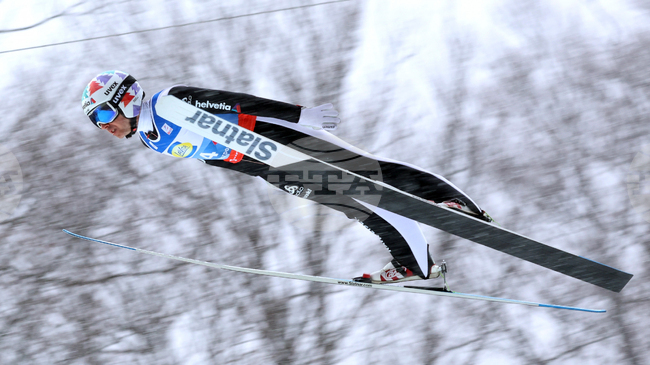 44-годишният състезател по ски скокове Симон Аман беше оставен извън отбора на Швейцария за Зимните олимпийски игри в Италия