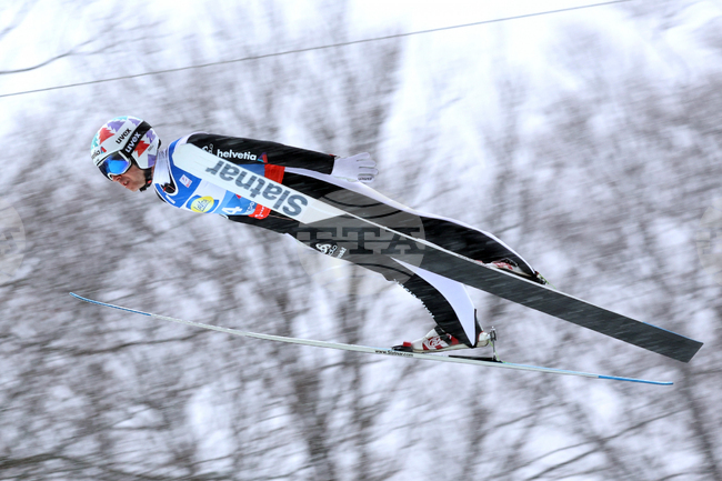 44-годишният състезател по ски скокове Симон Аман беше оставен извън отбора на Швейцария за Зимните олимпийски игри в Италия