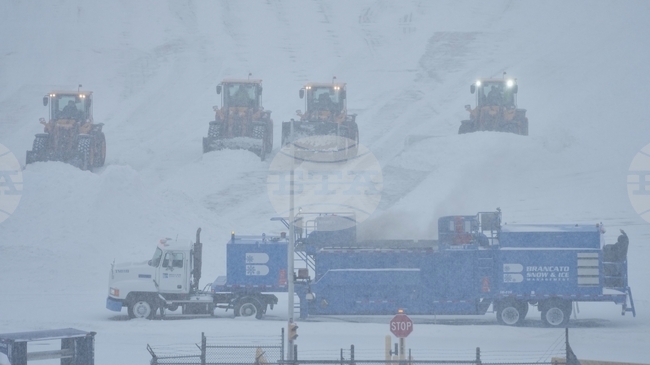 Над 11 400 полета бяха отменени в неделя в САЩ заради мащабната зимна буря 
