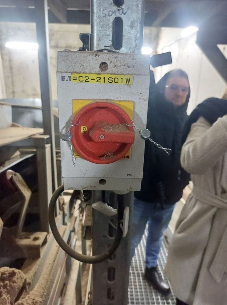 Министерство на околната среда и водите: Експерти на РИОСВ – Велико Търново спряха производствената линия за ПДЧ на „Кроношпан България“