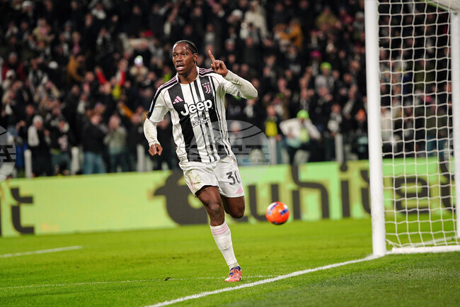 Ювентус постигна категоричен успех в дербито срещу Наполи