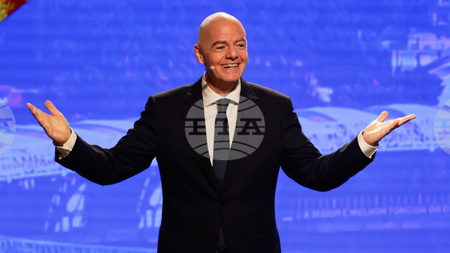 Президентът на ФИФА Джани Инфантино иска червени картони за футболисти, които си крият устата при вербални конфликти на терена