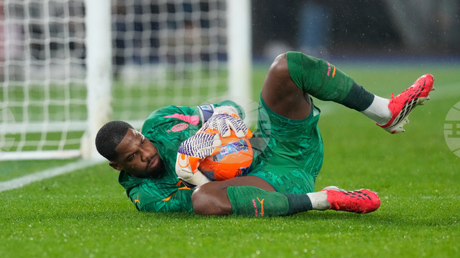 Вратарят Майк Менян продължи договора си с Милан до 2031 година