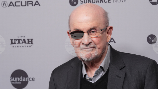 Писателят Салман Рушди ще представи новата си книга в Германия през месец март