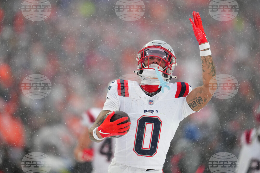 APTOPIX Patriots Broncos Football