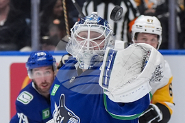 Penguins Canucks Hockey