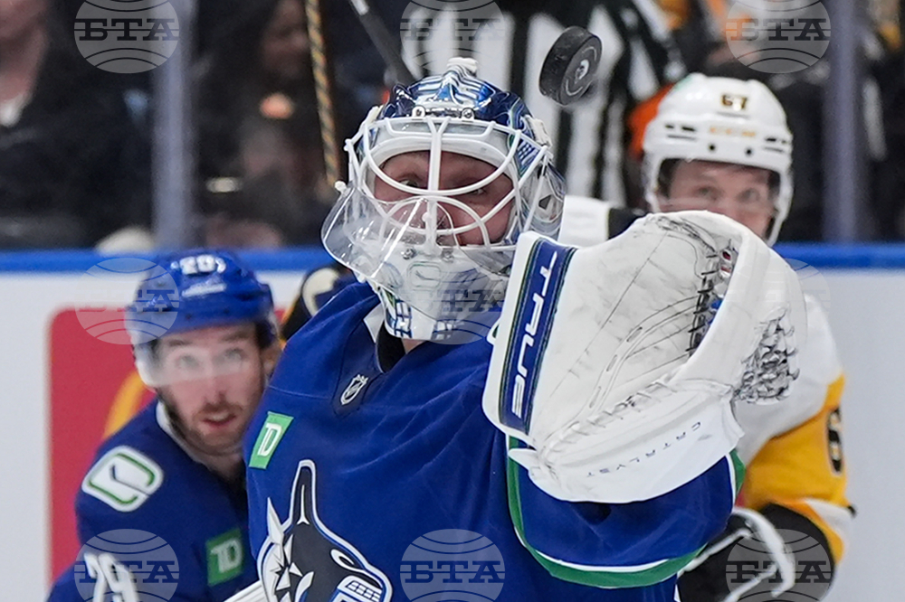 Penguins Canucks Hockey