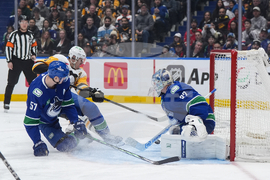 Penguins Canucks Hockey