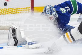 Penguins Canucks Hockey