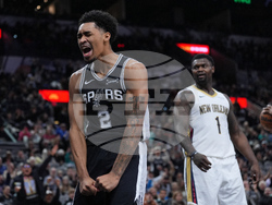 Pelicans Spurs Basketball