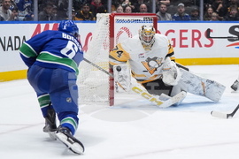Penguins Canucks Hockey