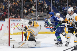 Penguins Canucks Hockey