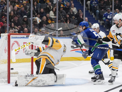 Penguins Canucks Hockey