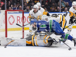 Penguins Canucks Hockey