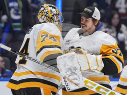 Penguins Canucks Hockey