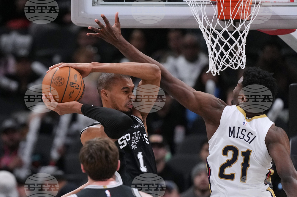 Pelicans Spurs Basketball