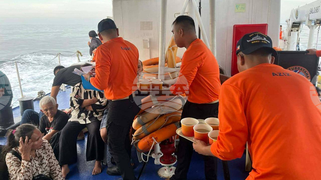 Броят на жертвите след потъване на ферибот във Филипините достигна 18; издирването продължава