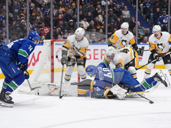 Penguins Canucks Hockey