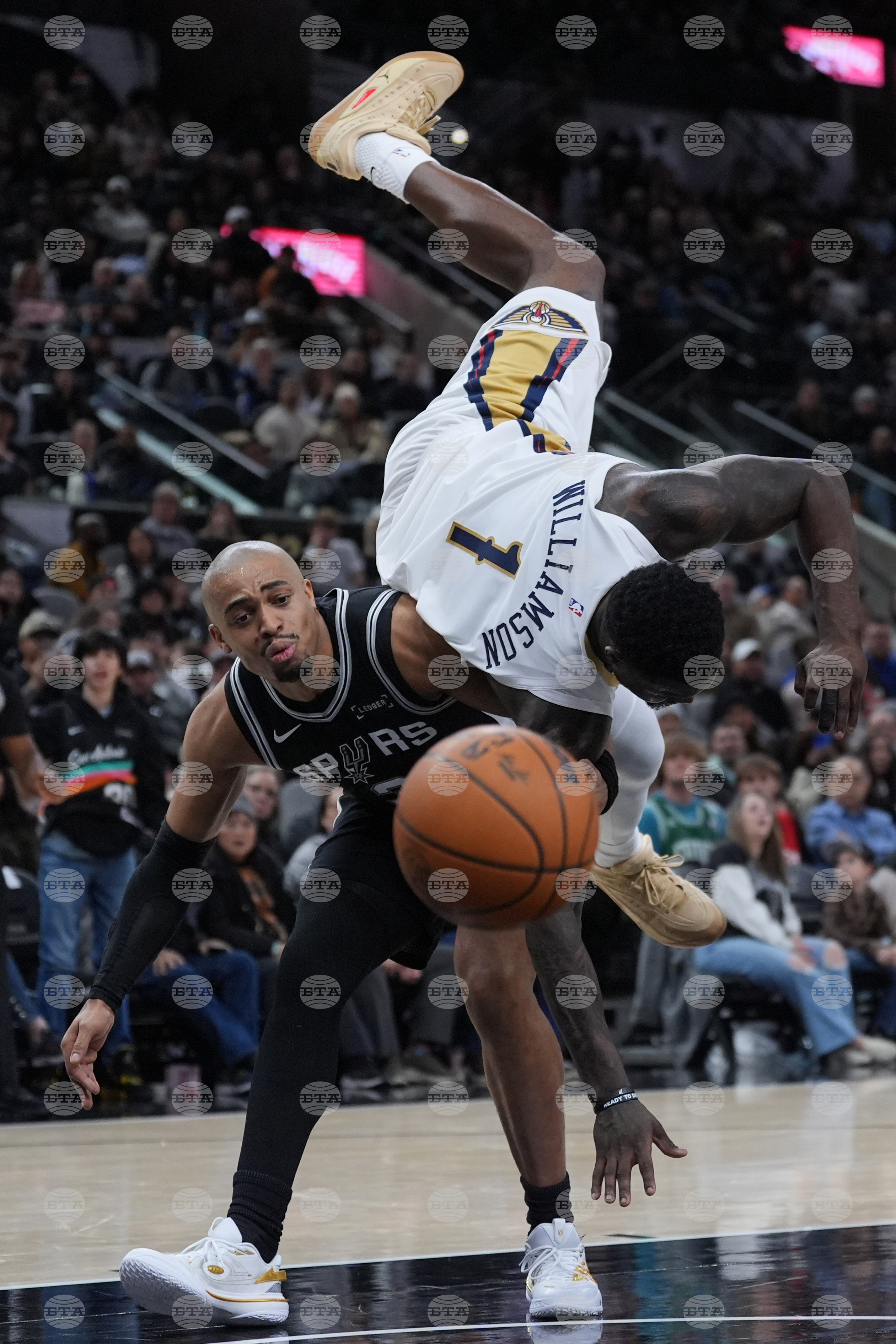 APTOPIX Pelicans Spurs Basketball