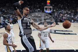 Pelicans Spurs Basketball