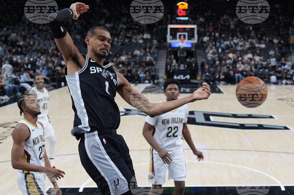 Pelicans Spurs Basketball