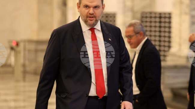 Парламентарната група на „ДПС – Ново начало“ не уважи клетвата на служебния кабинет, написа Делян Пеевски 