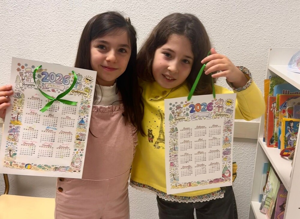 Учениците от Българското неделно училище „Иван Вазов“ в Сарон, Испания, взеха участие в работилница за изработка на календари 