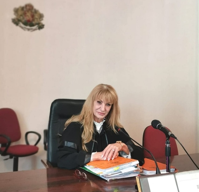 Окръжен съд – Враца: Съдия в Окръжен съд – Враца е освободен поради пенсиониране