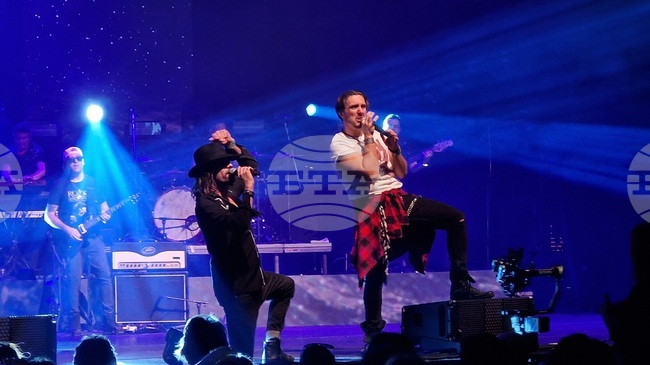 Мюзикълът Rock Sensation: Вкусът на времето от Чък Бери до Роби Уилямс